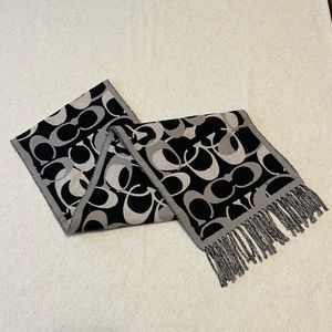 Coach Signature Logo 100% Merino Wool Fringe Scarf Reversible Muffler Luxury